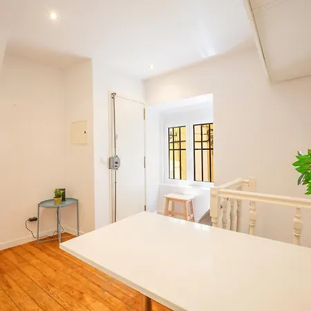 Cozy Getaway In Alfama By Lovelystay *