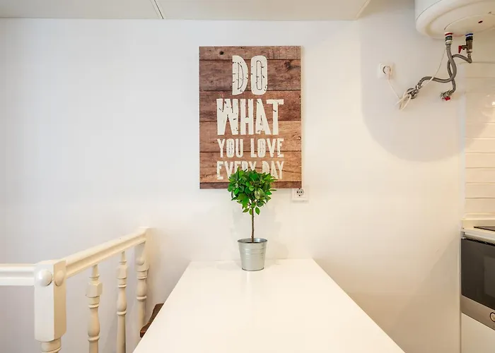 Cozy Getaway In Alfama By Lovelystay شقة *