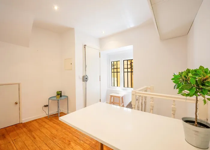 Cozy Getaway In Alfama By Lovelystay *