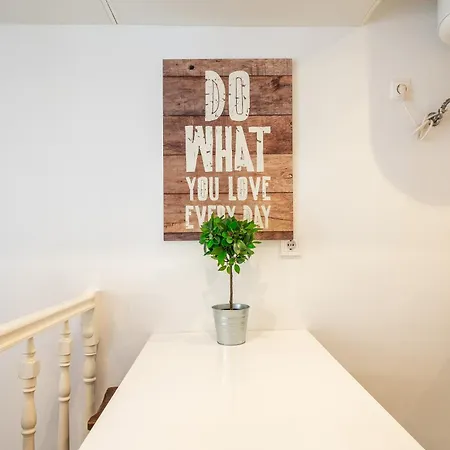 Cozy Getaway In Alfama By Lovelystay Lägenhet *